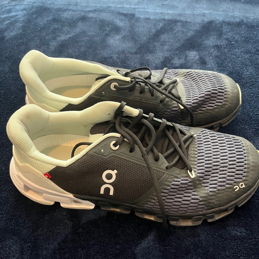 Women's On Cloud Running Shoes Size 10